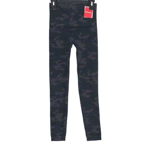 NWT Spanx Legging Look At Me Now Seamless Camo Athleisure Grunge Black Small - Picture 1 of 5